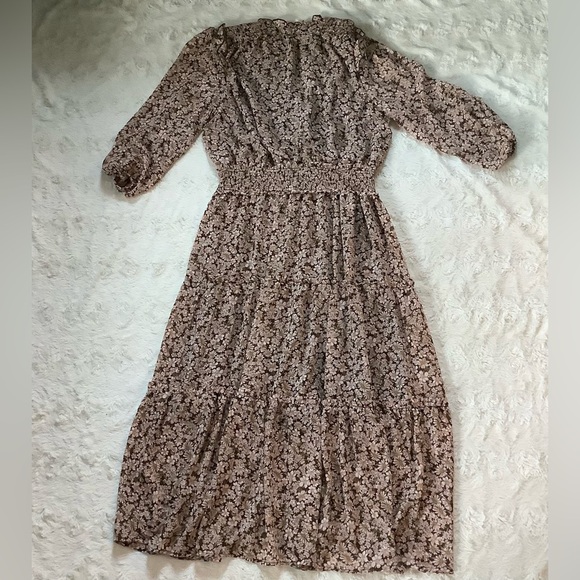 Moon River Shirred Waist Tiered Dress Dress Size Medium - Picture 3 of 14